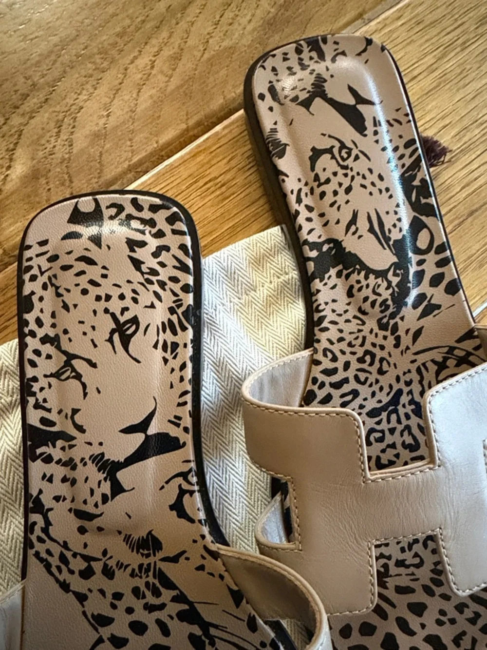 Auth. Hermes Oran Leather Slide Sandals in Taupe w printed insole - Women - Picture 7 of 12